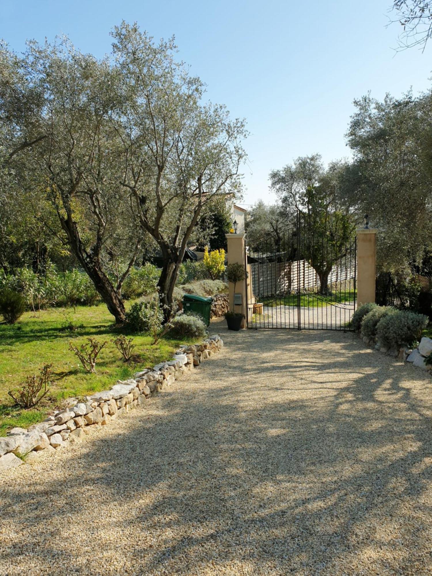 La Bastide Aux Oliviers Hotel Tourrettes-sur-Loup Exterior foto